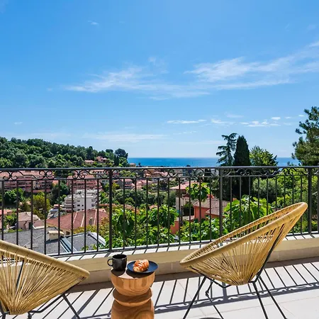 With Pool Roquebrune-Cap-Martin
